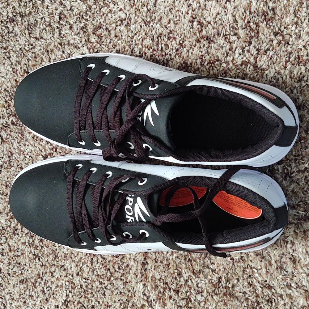 Men's tennis shoes